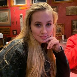 Meet your Posher, Carissa